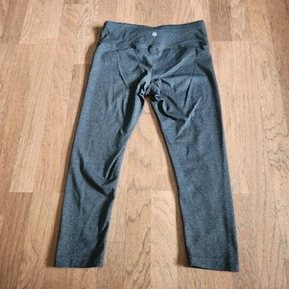 90 Degree by Reflex Womens Charcoal Grey Heathered Capri Leggings Size Small 461